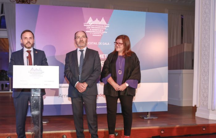 hp_galardonada_por_ametic_con_el_premio_al_impulso_de_las_tic_