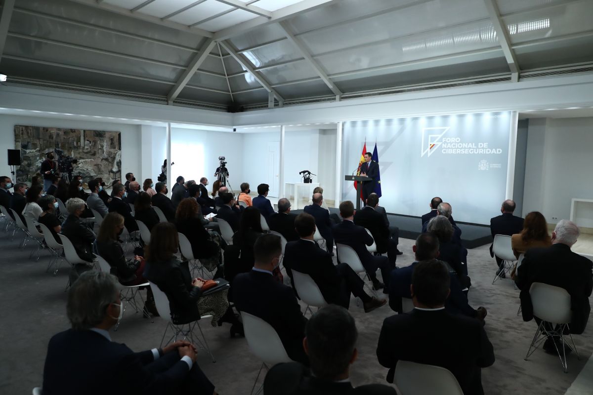 Ametic Presente En El Acto De Presentación De Los Primeros Trabajos