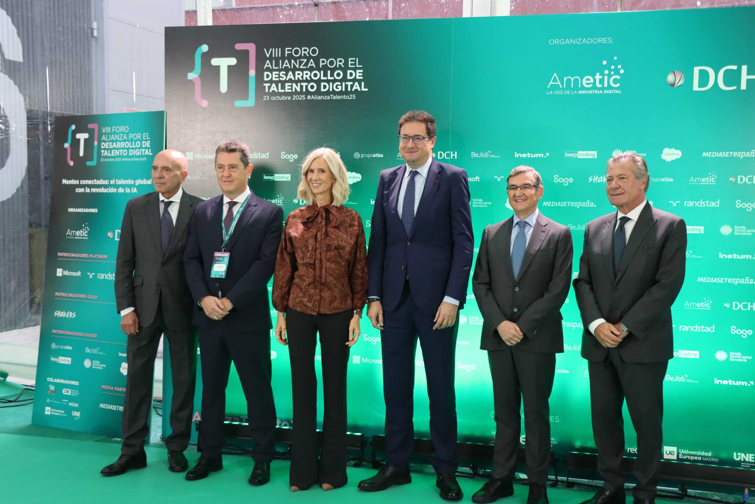 España sitúa a las personas en el centro de su transformación digital 1 AMETIC, DCH y Mediaset reciben a Óscar López, Ministro para la Transformación Digital y Función Pública