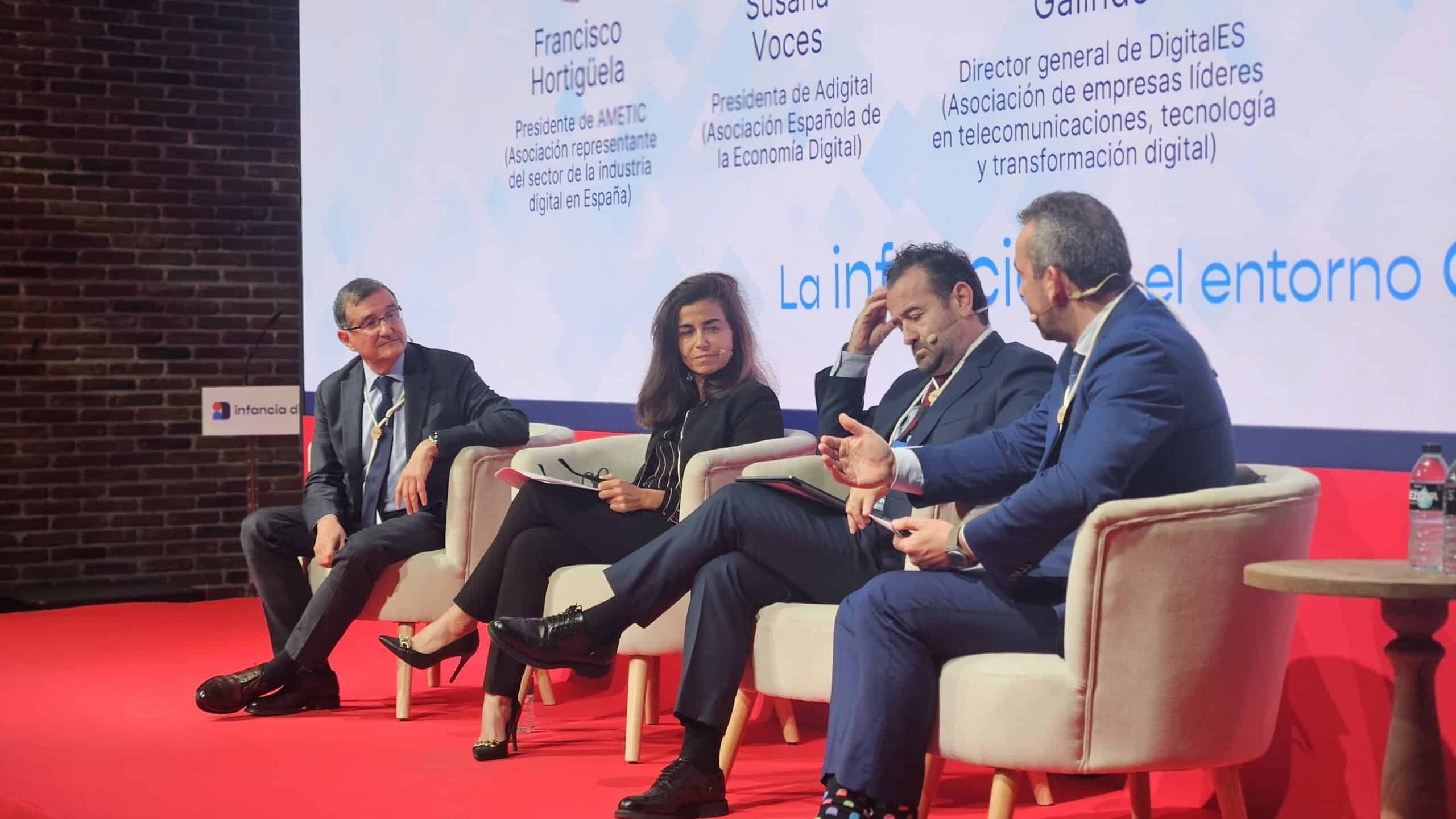 El sector digital reafirma su compromiso con una infancia segura y capacitada en el entorno digital 1 Mesa de debate evento infancia digital